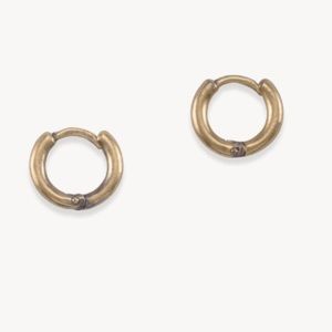 Kendra Scott Huggie Hoop earrings in vintage gold